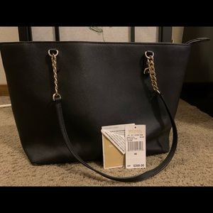Micheal kors bag (used)